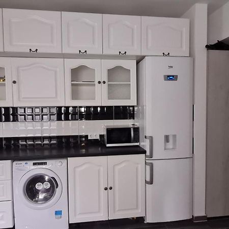 Apartament Regim Hotelier Elis Брашов Екстериор снимка