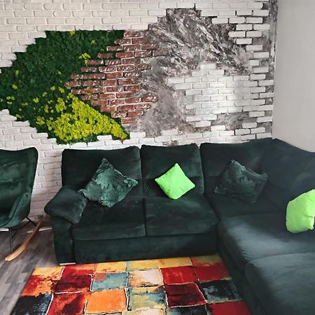 Apartament Regim Hotelier Elis Брашов Екстериор снимка