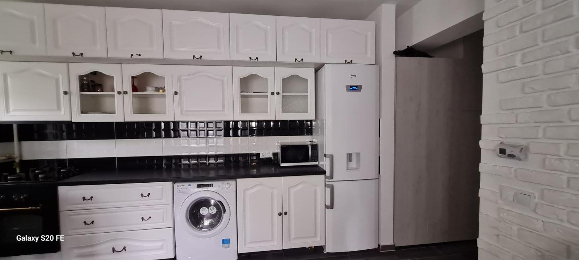 Apartament Regim Hotelier Elis Брашов Екстериор снимка
